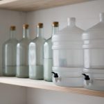 Vand til tre døgn: 9 liter pr. person — opbevaring, dunke og rensning